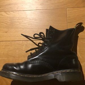 Black Dr. Martens 1460